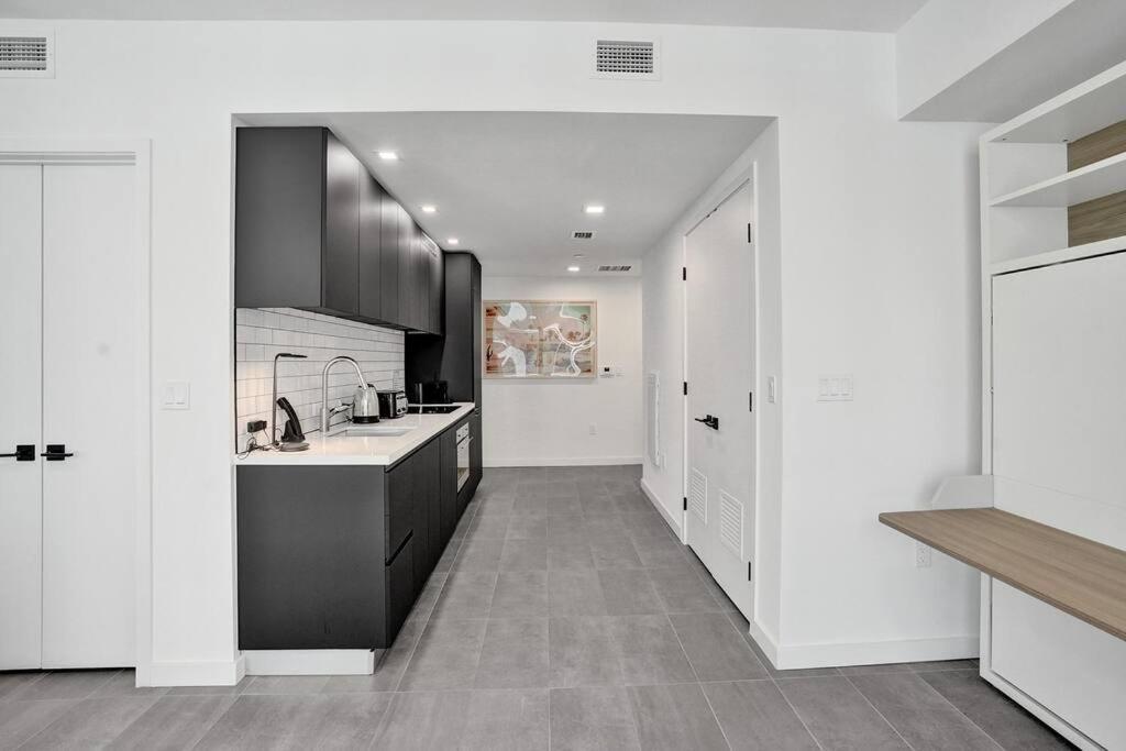 Miami High Town View 1610アパートメント エクステリア 写真