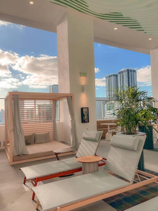 Miami High Town View 1610アパートメント エクステリア 写真